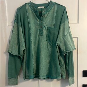 Oli & Hali Overized Green Top, contrasting fabric 🩵💚🩵💚